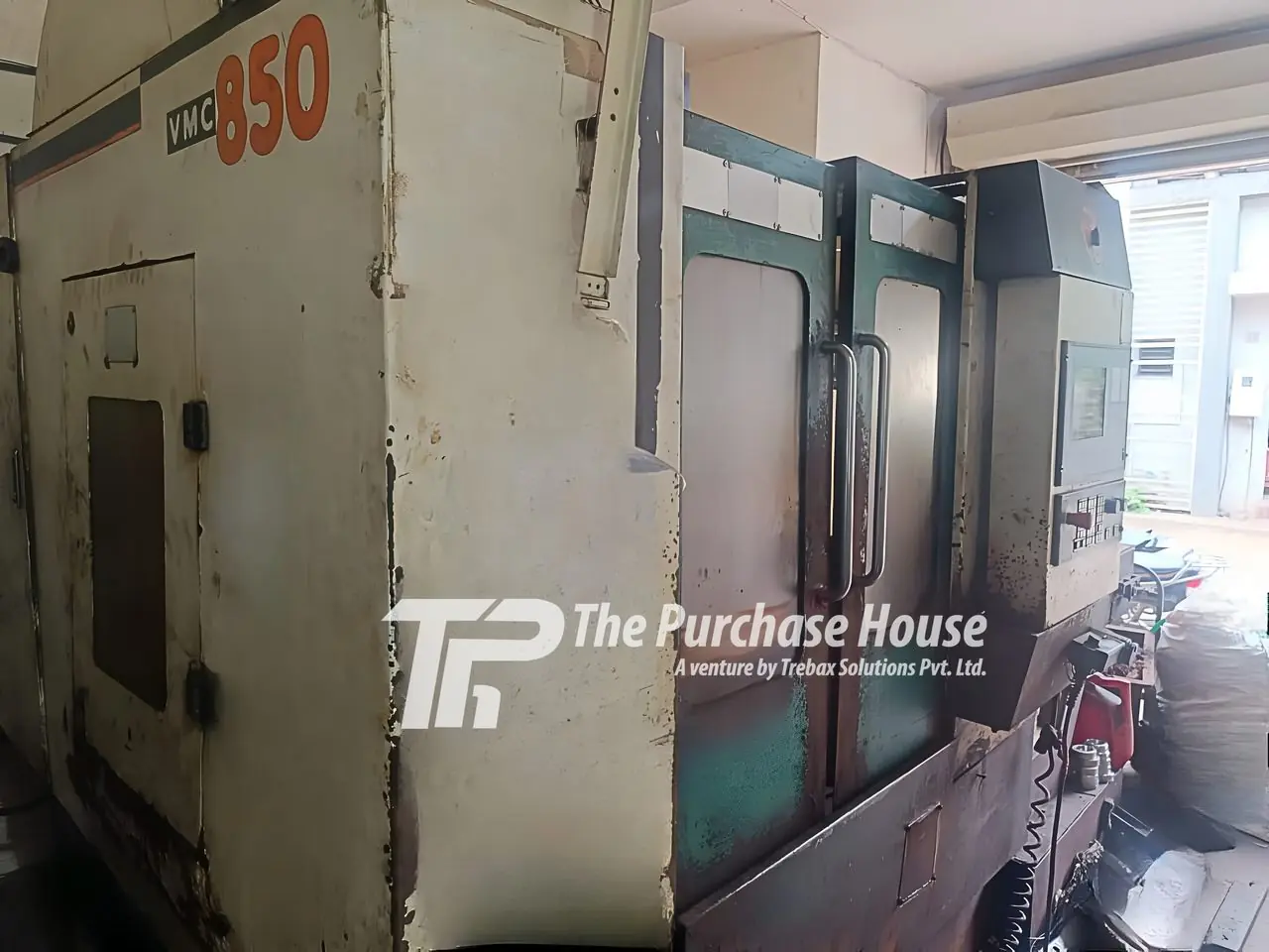 VERTICAL MACHINING CENTER (VMC)