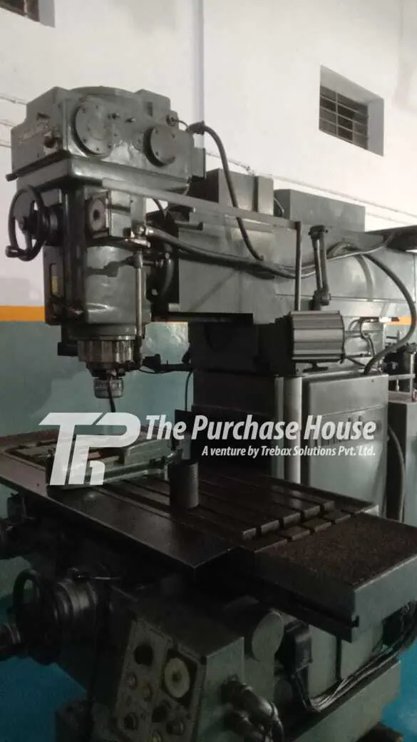 UNIVERSAL MILLING MACHINE