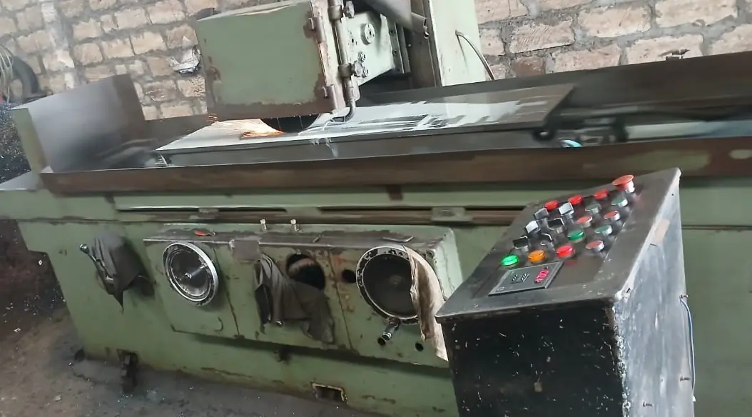 SURFACE GRINDER MACHINE