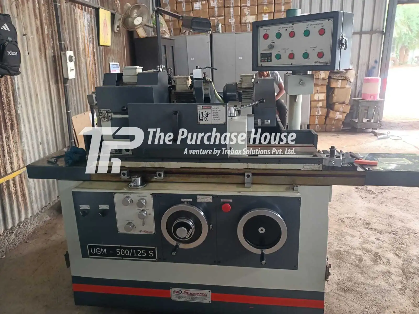 CYLINDRICAL GRINDER MACHINE