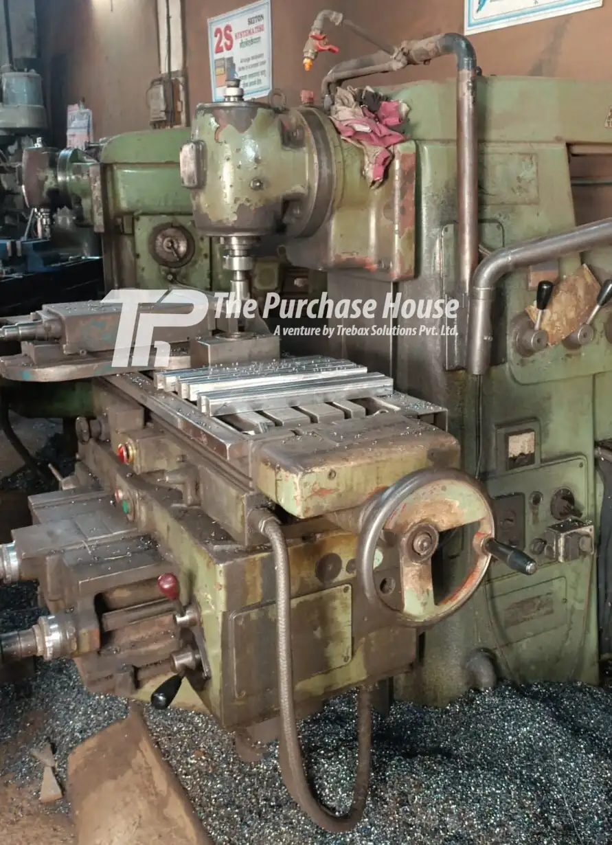 UNIVERSAL MILLING MACHINE