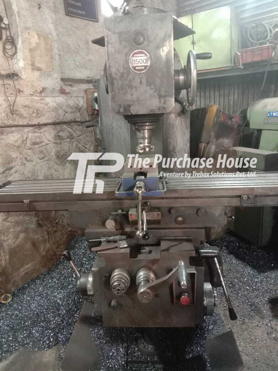 MILLING MACHINE