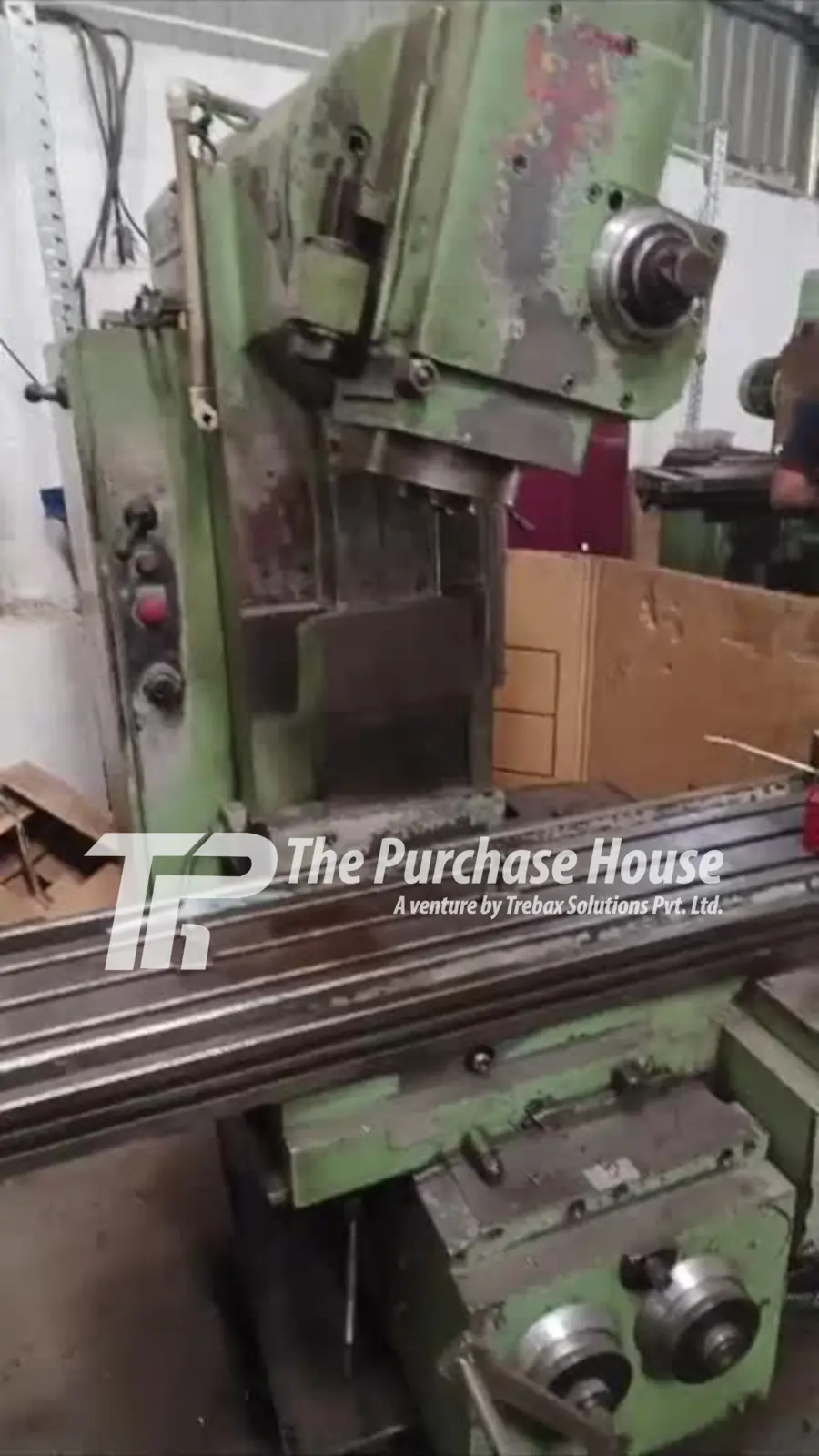 UNIVERSAL MILLING MACHINE