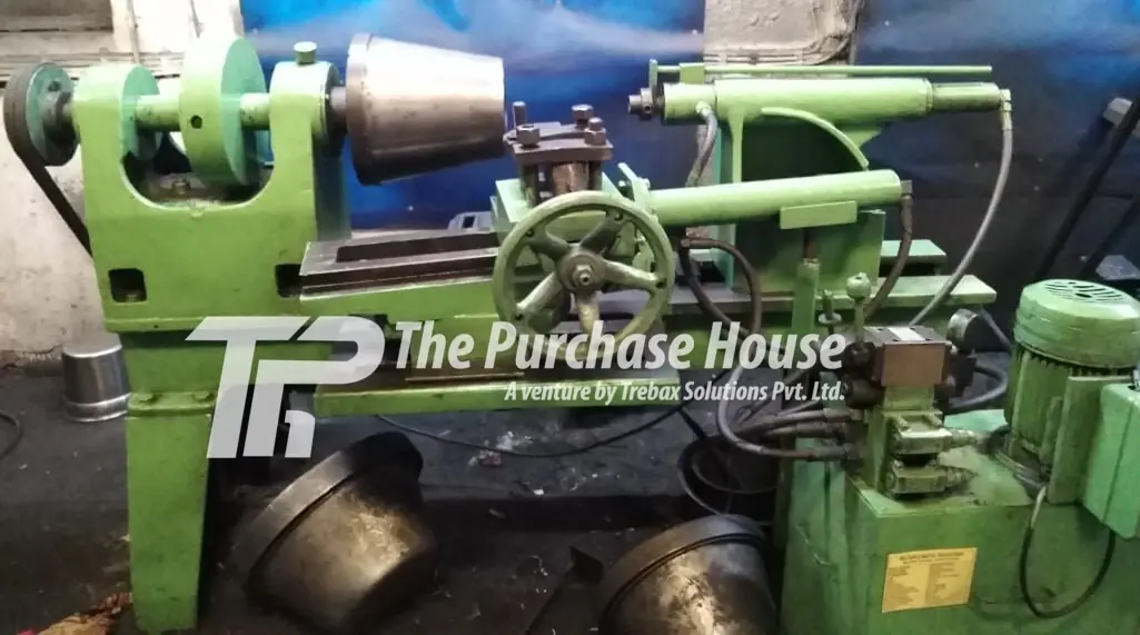 Hydraulic rolling machine for metal sheet rolling