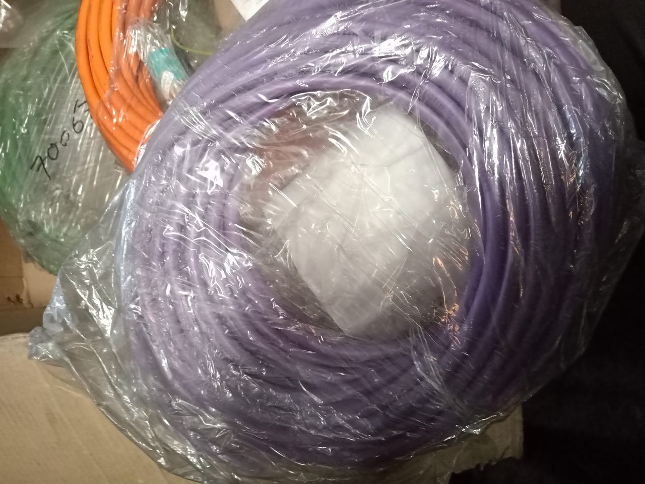 CABLES & WIRES