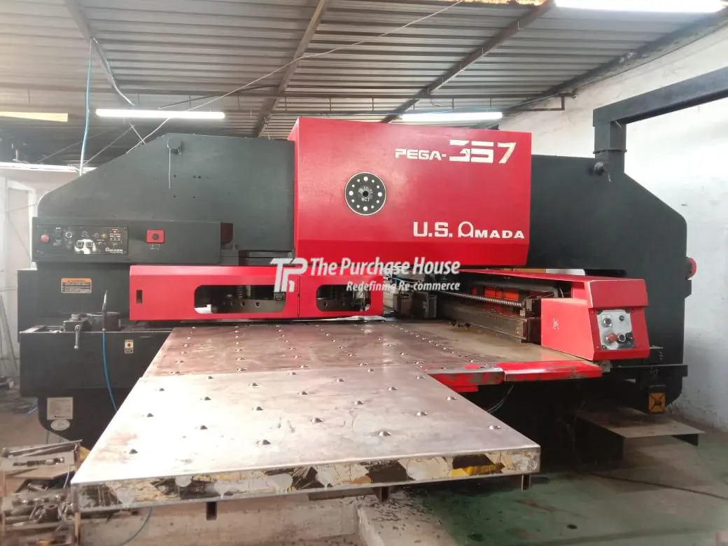 High Precision Turret Punch Machine for Industry