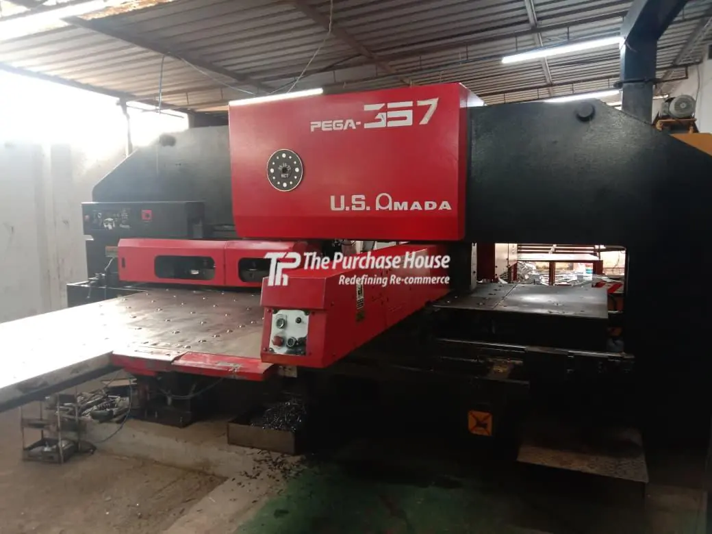 High Precision Turret Punch Machine for Industry