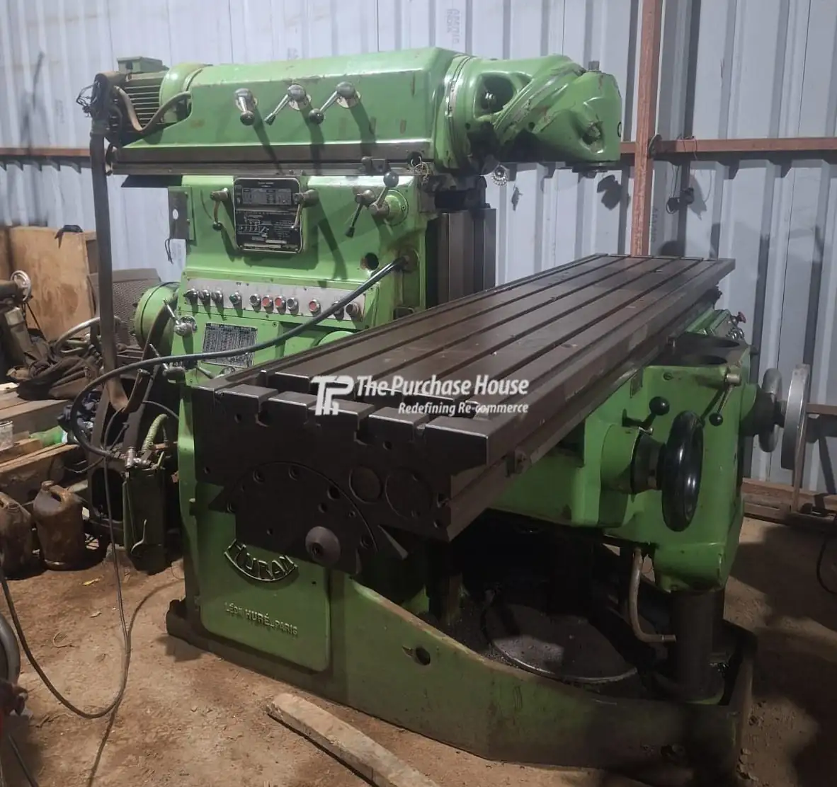 UNIVERSAL MILLING MACHINE