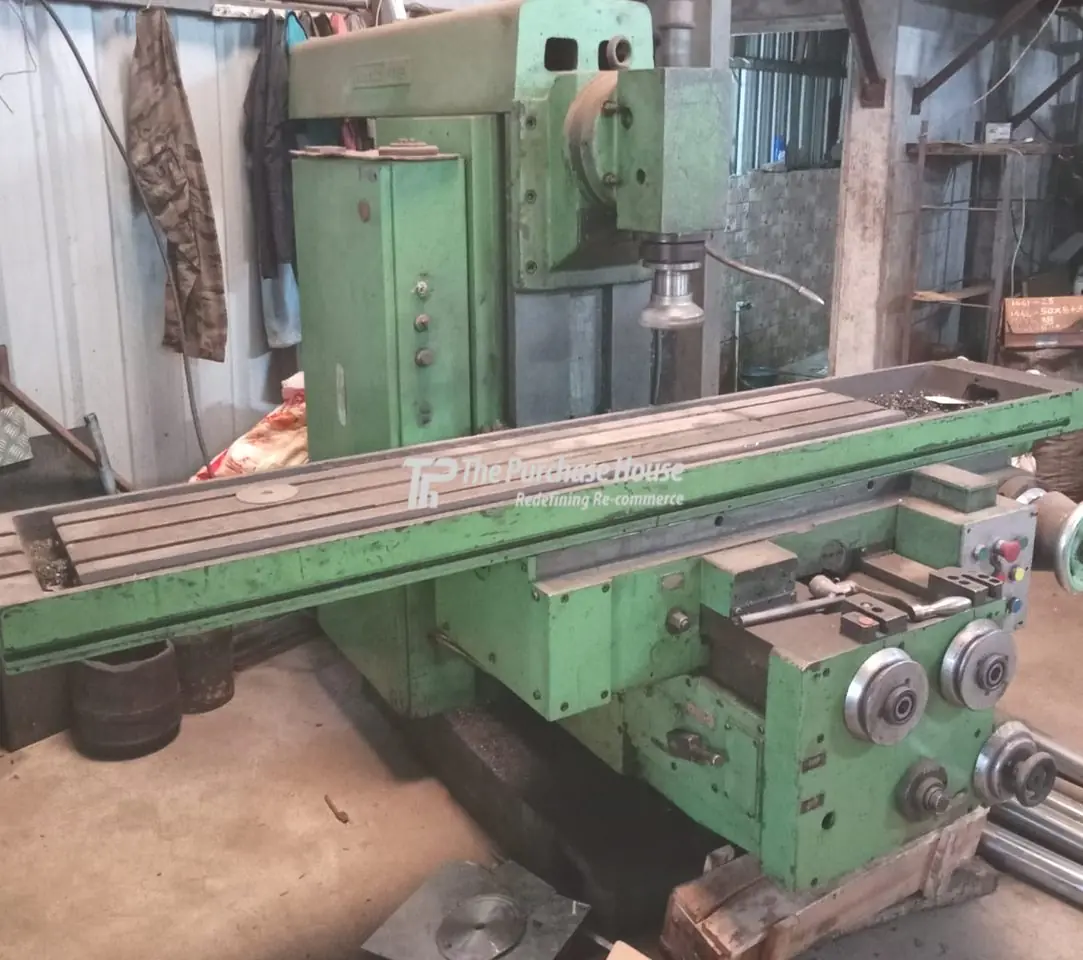 UNIVERSAL MILLING MACHINE