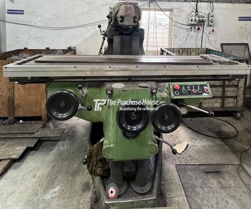 UNIVERSAL MILLING MACHINE