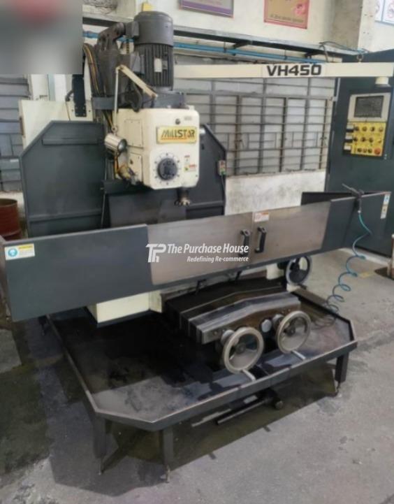 UNIVERSAL MILLING MACHINE