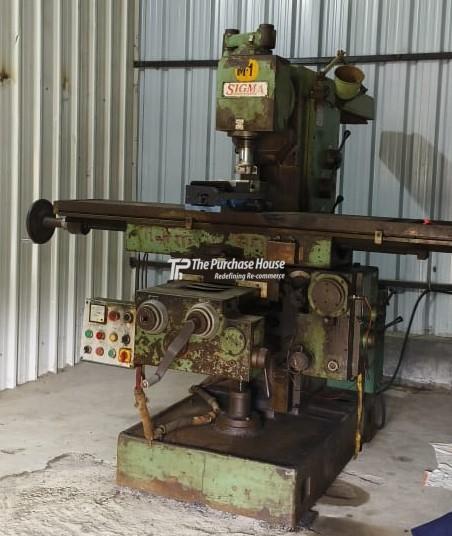 UNIVERSAL MILLING MACHINE