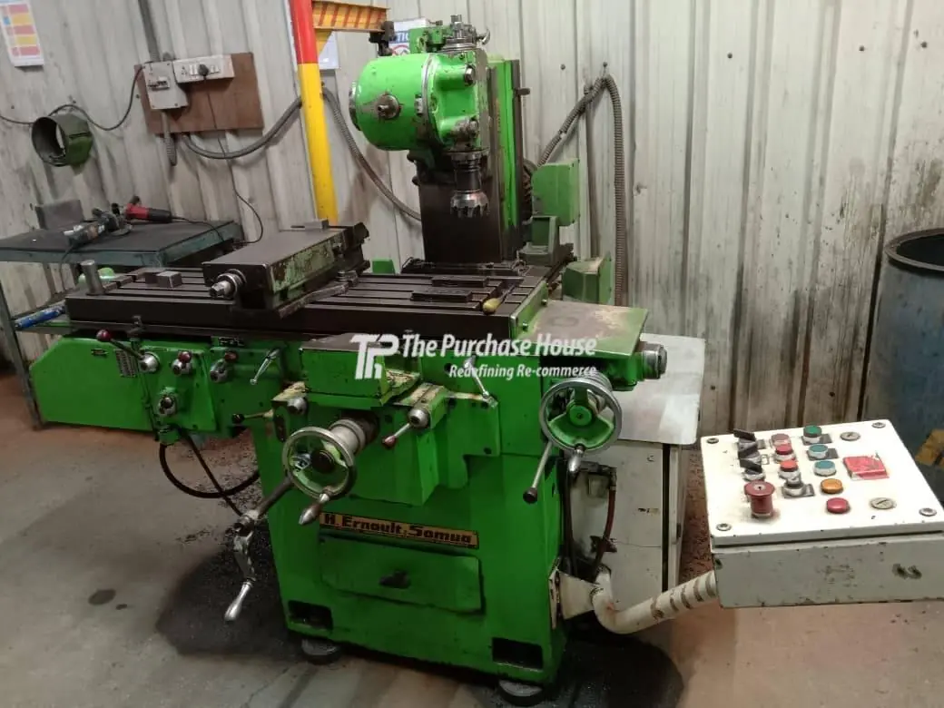 Universal milling machine for horizontal and vertical machining