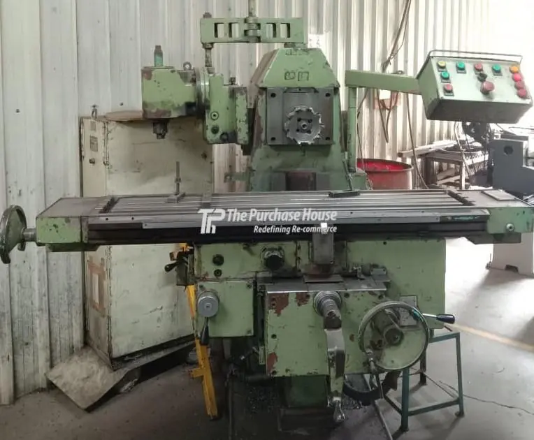 UNIVERSAL MILLING MACHINE