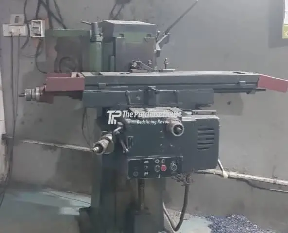 UNIVERSAL MILLING MACHINE