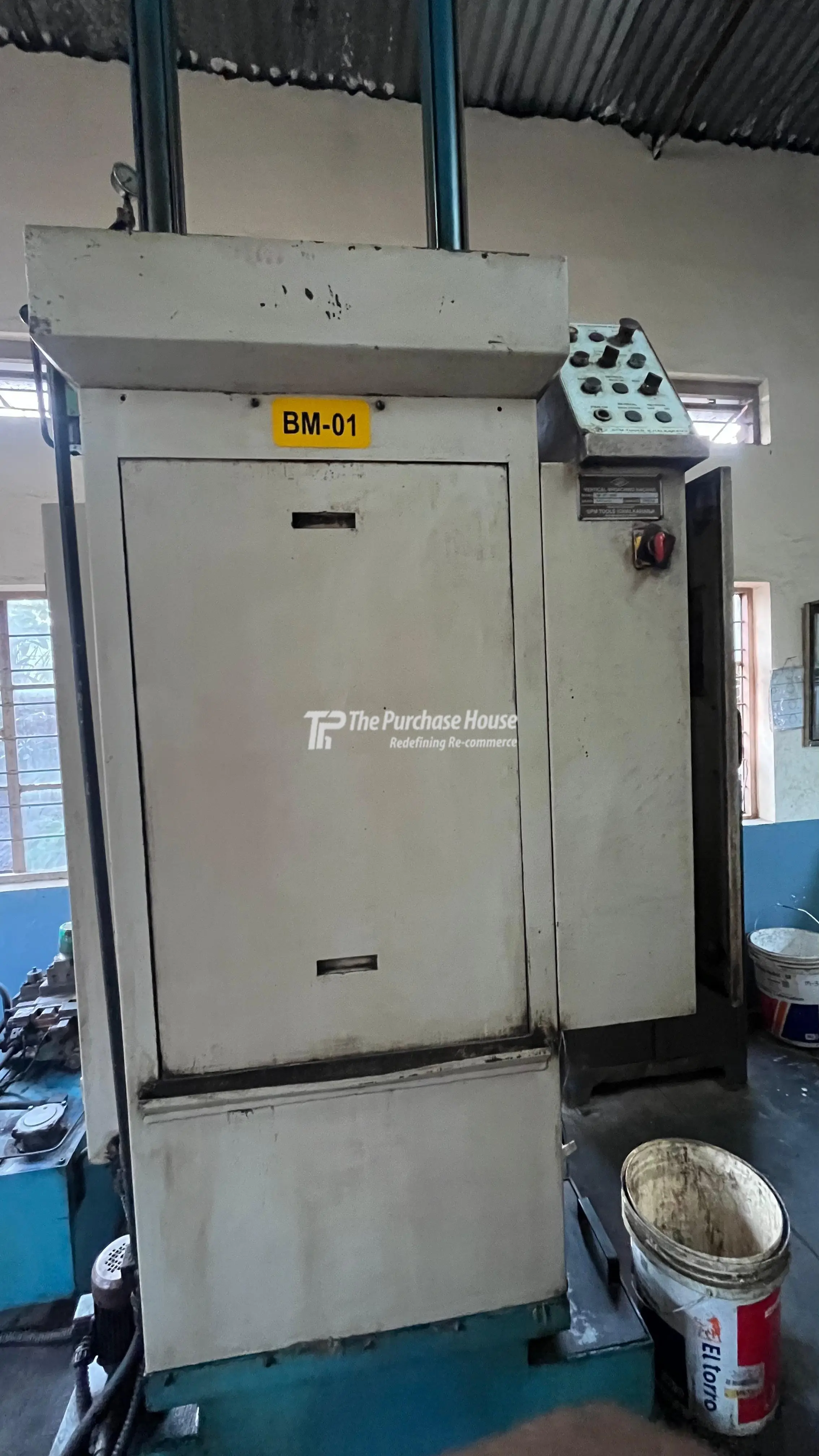 VERTICAL BROACHING MACHINE