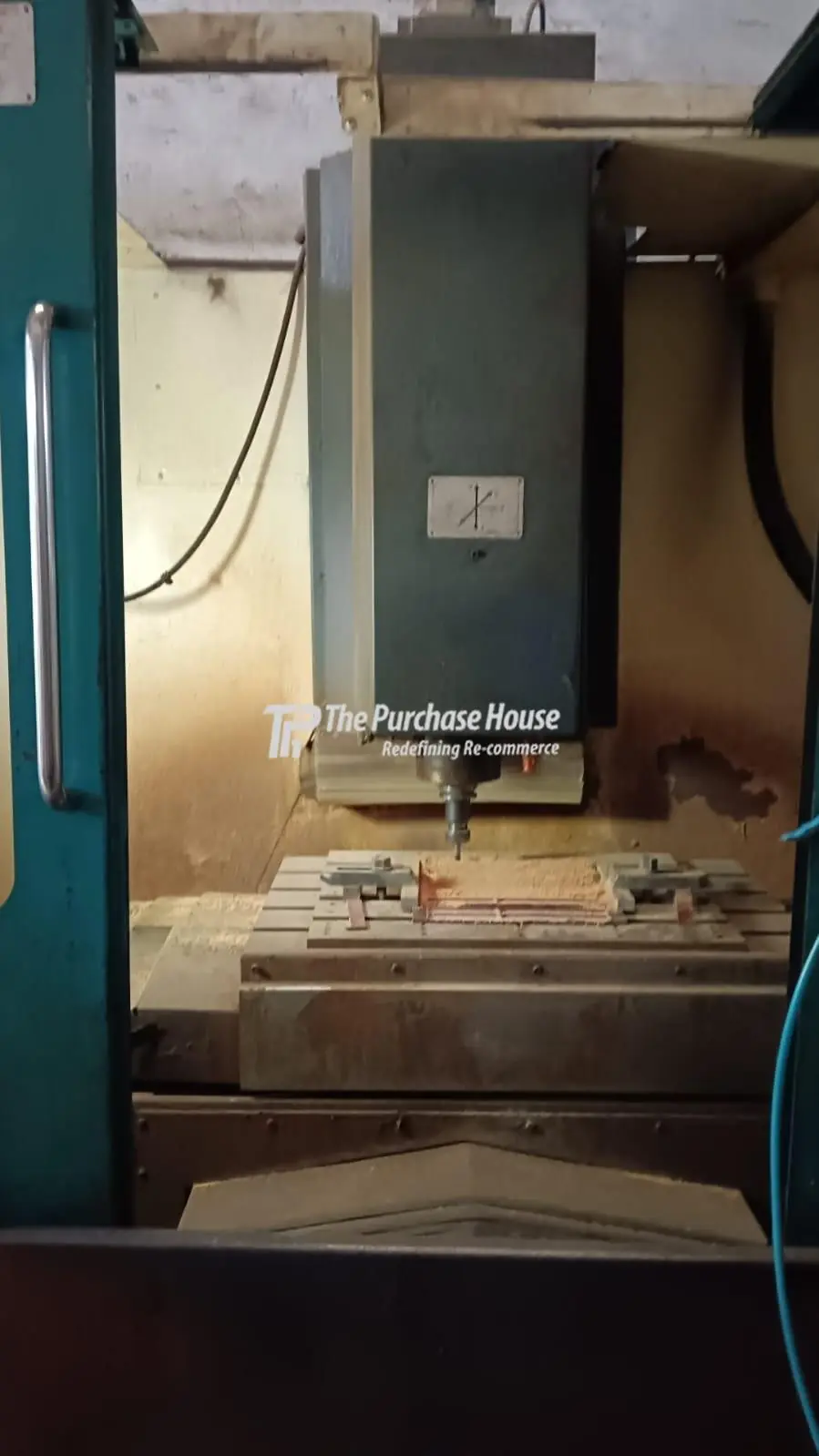 VERTICAL MACHINING CENTER (VMC)