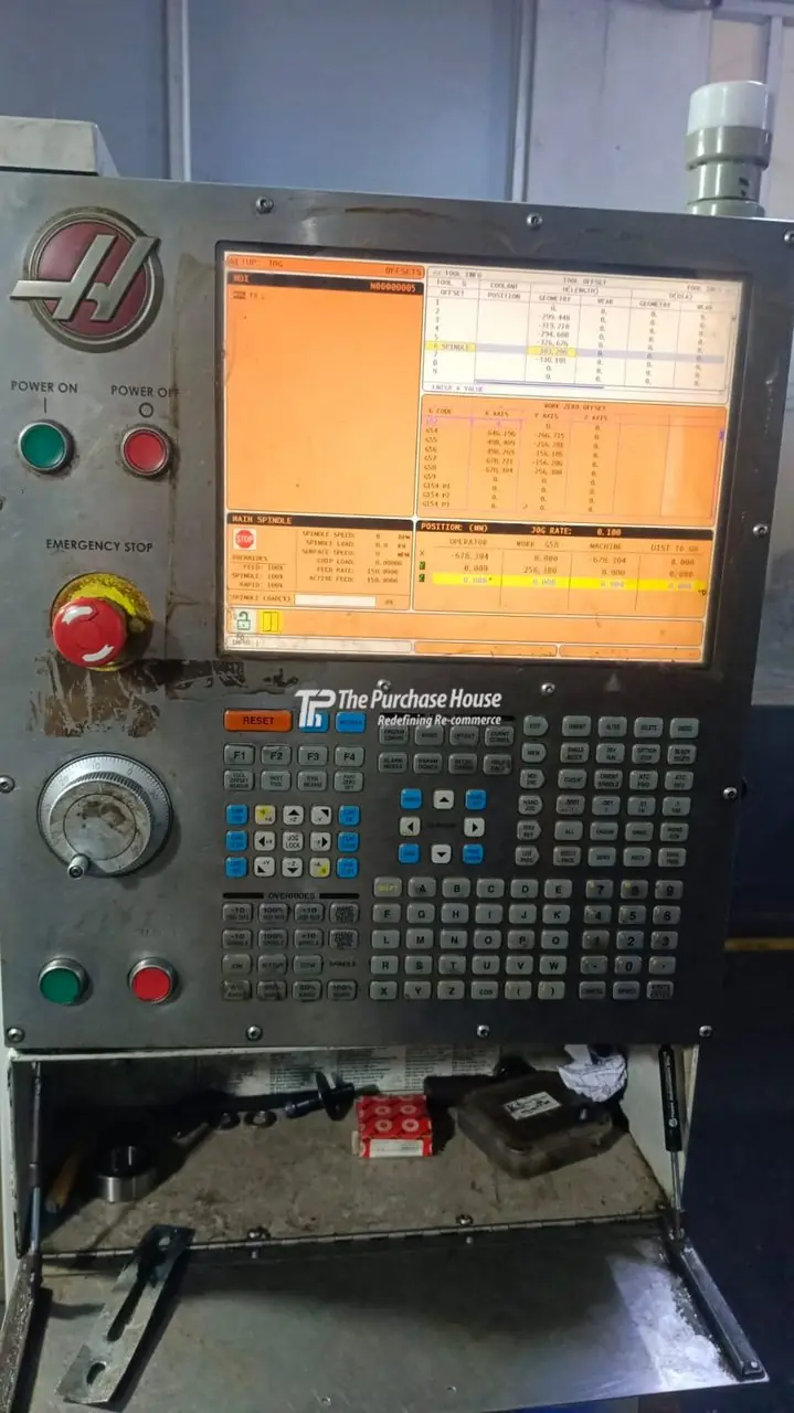 VERTICAL MACHINING CENTER (VMC)