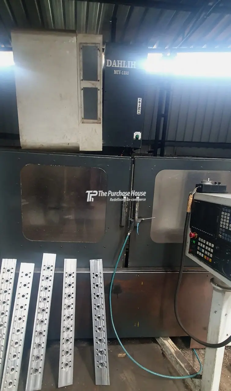 VERTICAL MACHINING CENTER (VMC)