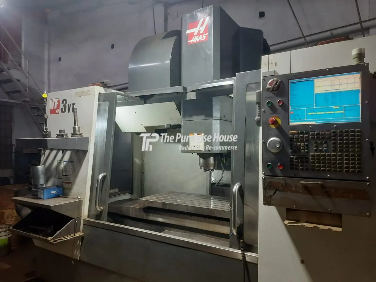 VERTICAL MACHINING CENTER (VMC)