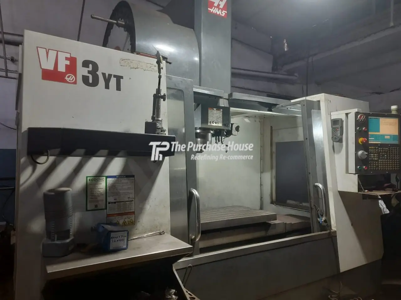 VERTICAL MACHINING CENTER (VMC)