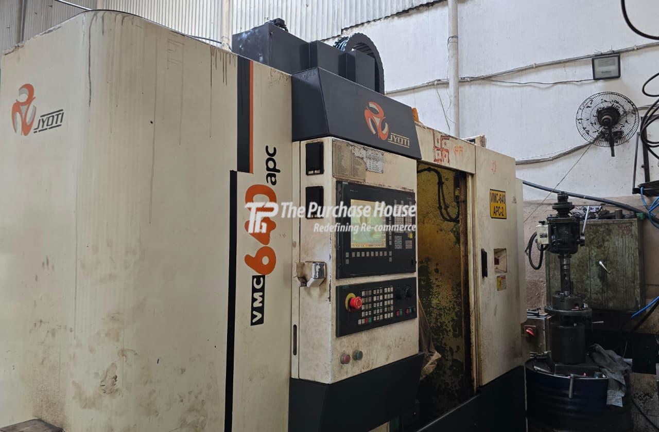 VERTICAL MACHINING CENTER (VMC)