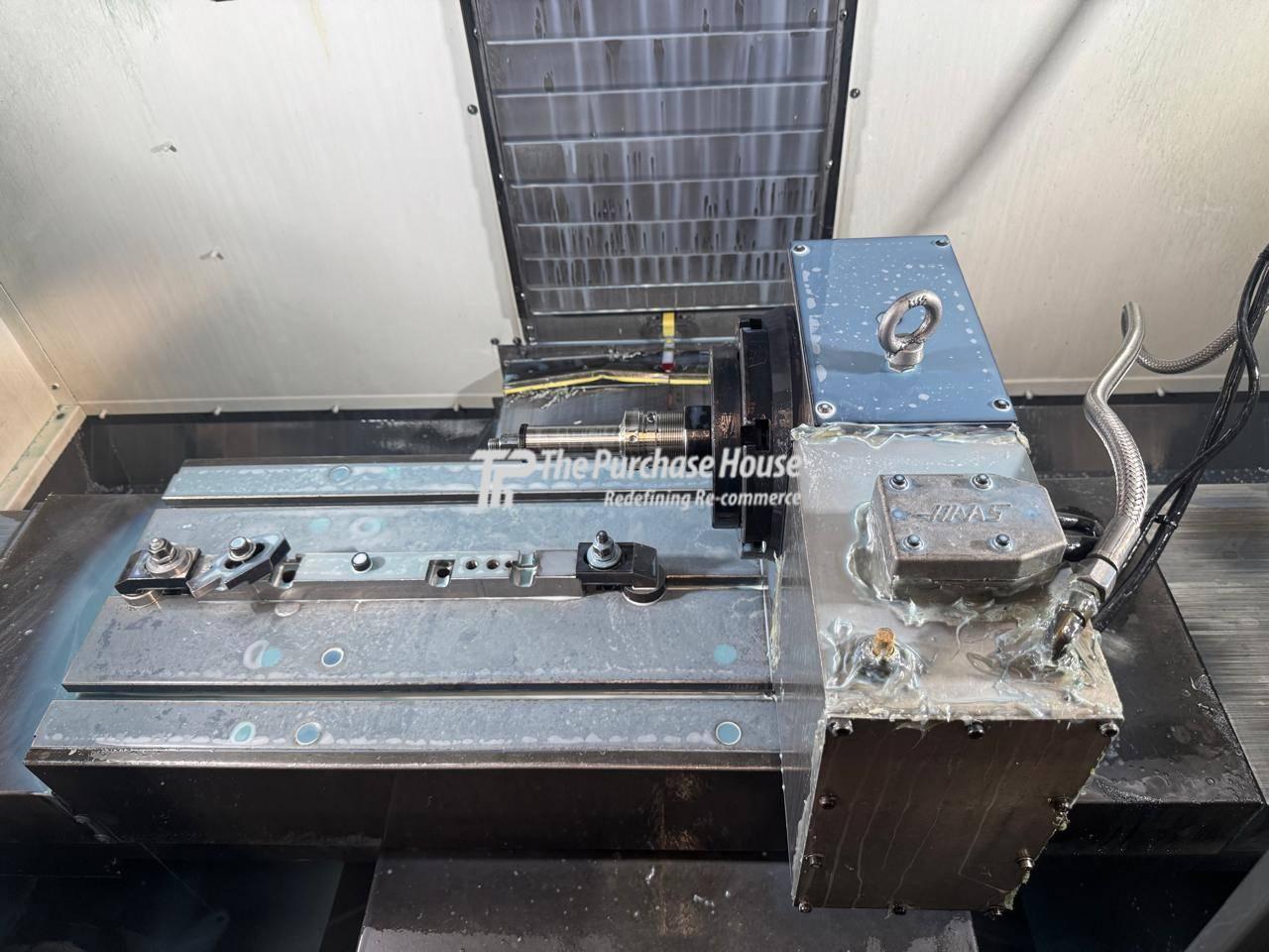 VERTICAL MACHINING CENTER (VMC)