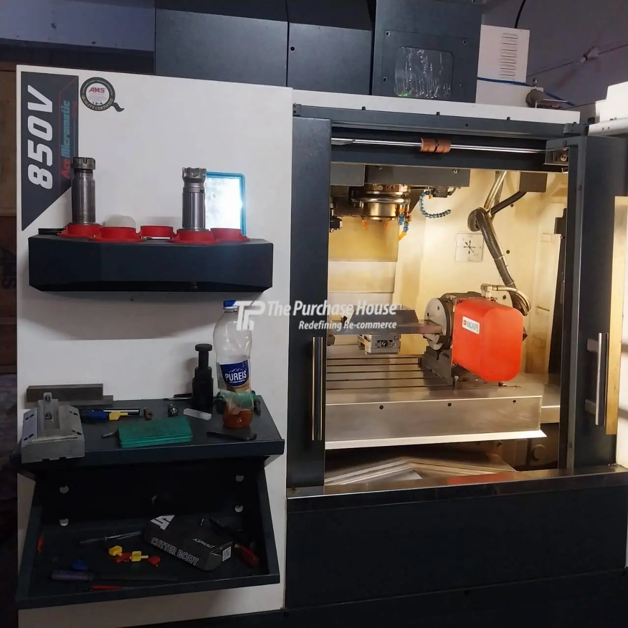 VERTICAL MACHINING CENTER (VMC)