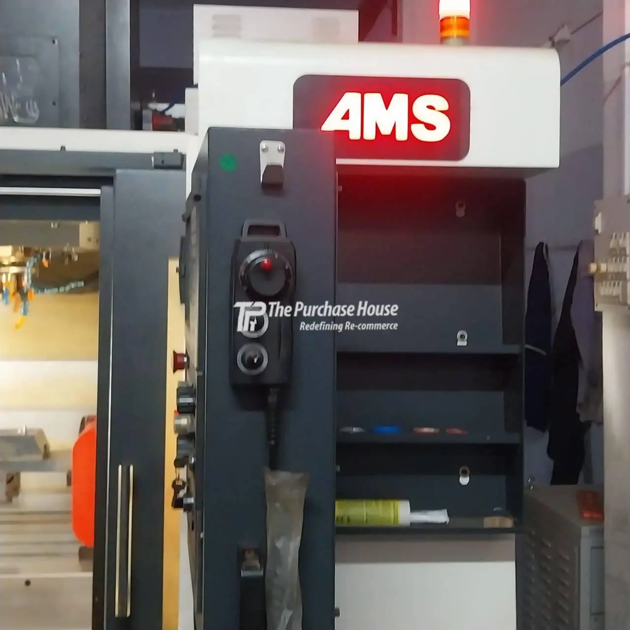 VERTICAL MACHINING CENTER (VMC)