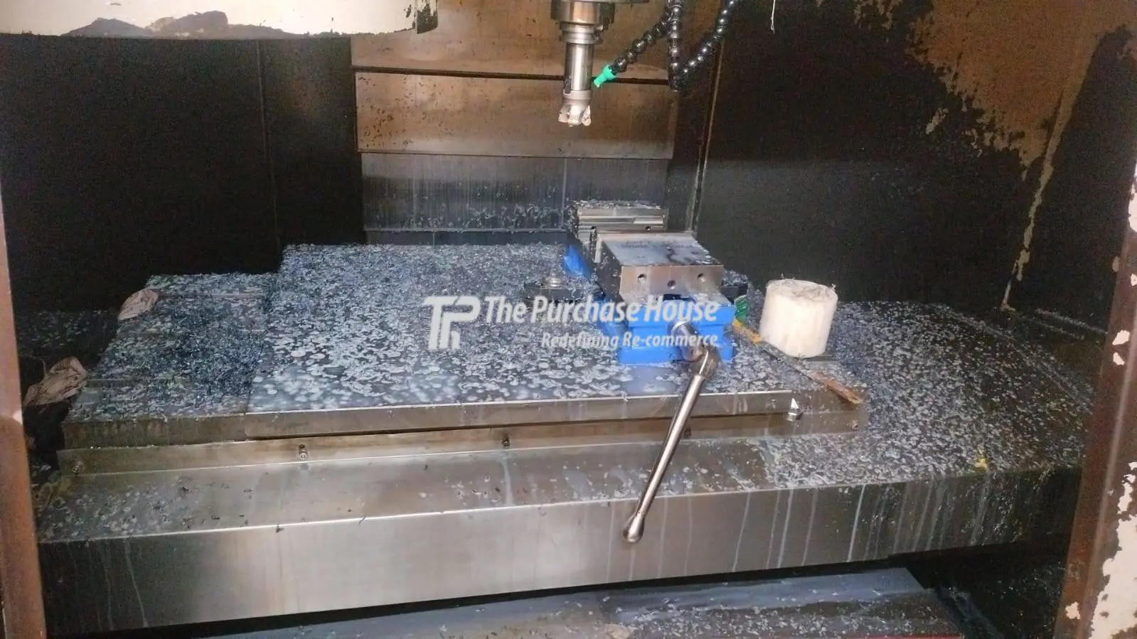 VERTICAL MACHINING CENTER (VMC)