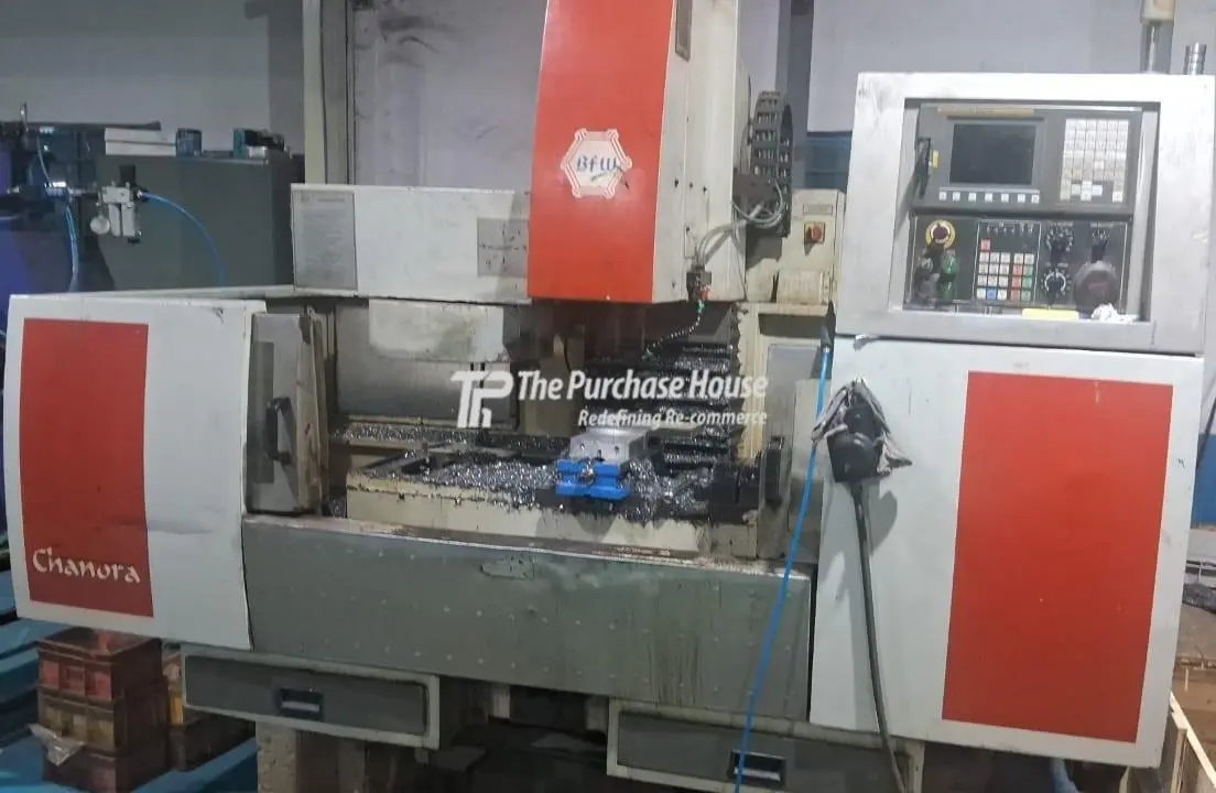 VERTICAL MACHINING CENTER (VMC)