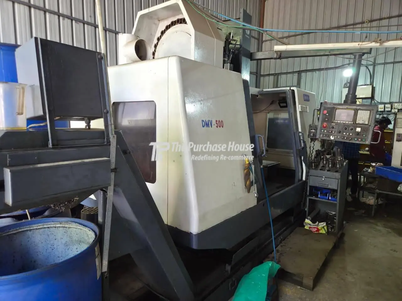 VERTICAL MACHINING CENTER (VMC)