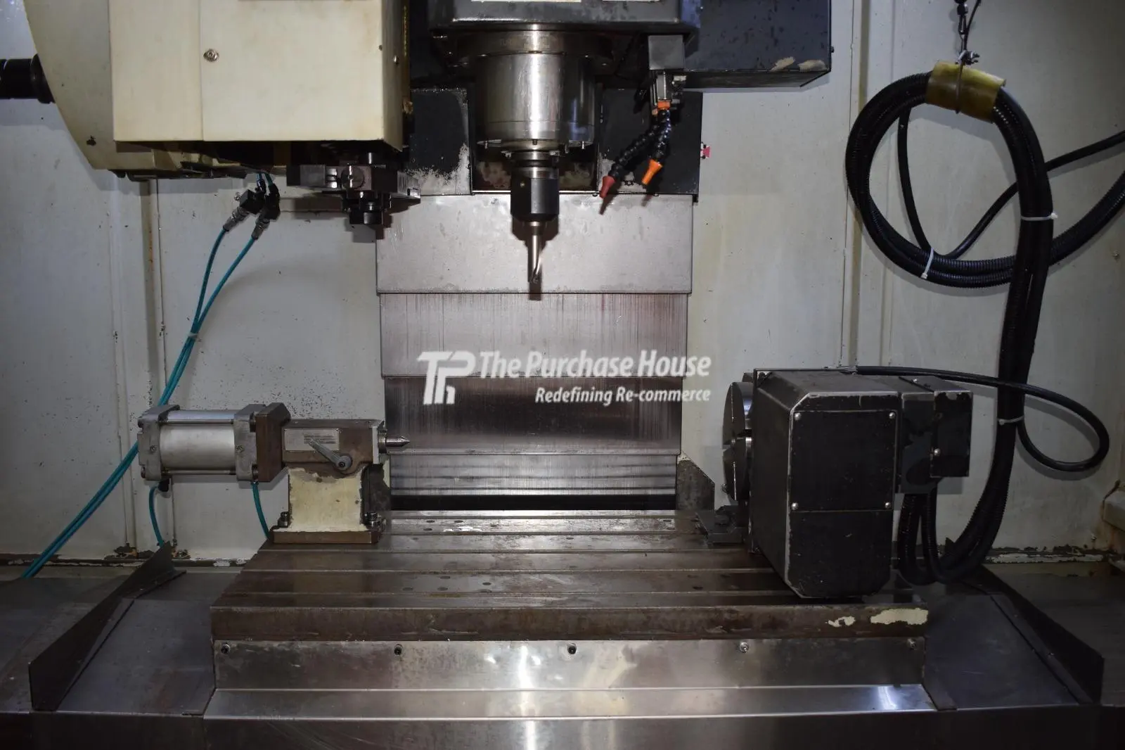 VERTICAL MACHINING CENTER (VMC)