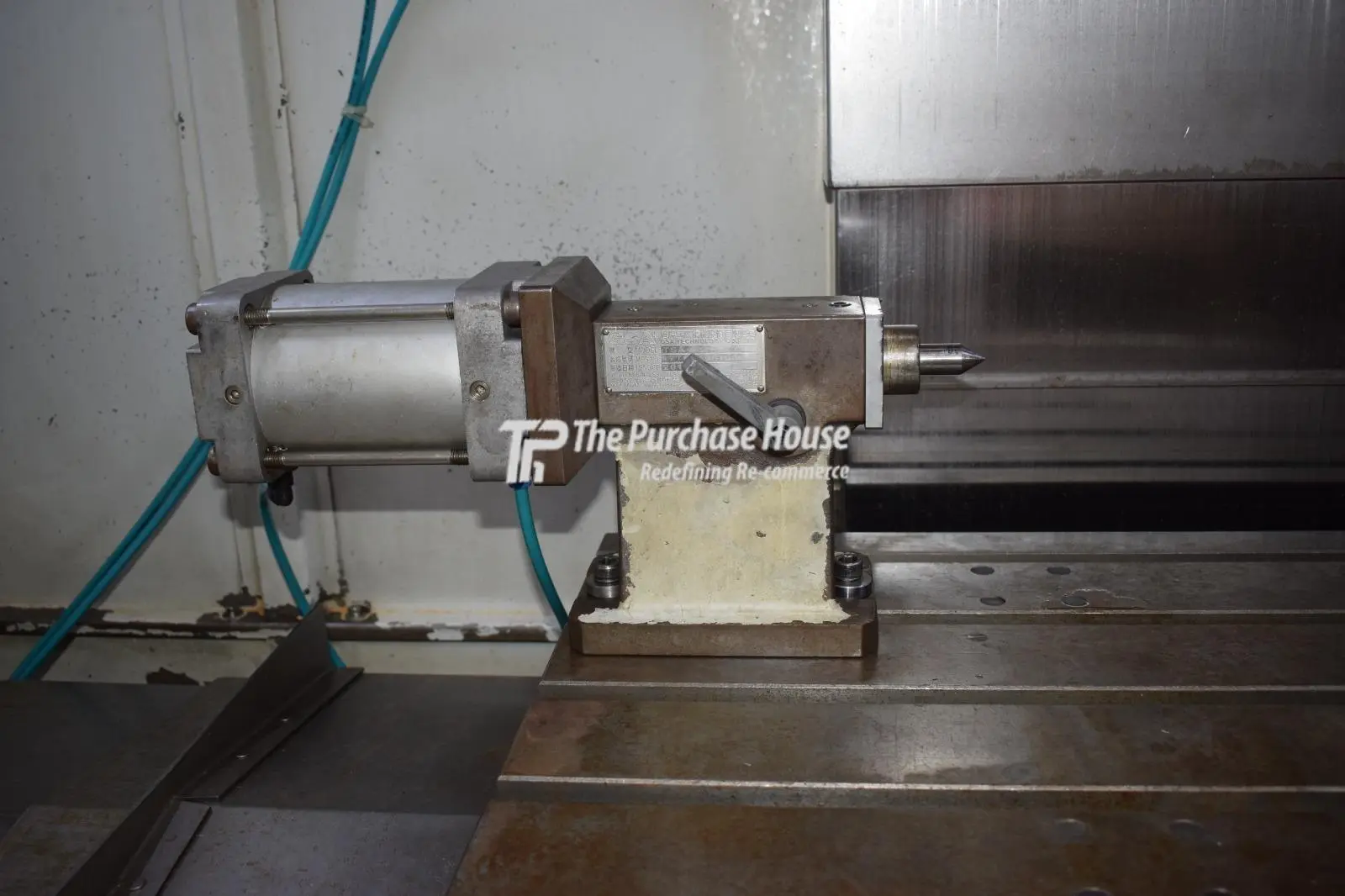 VERTICAL MACHINING CENTER (VMC)