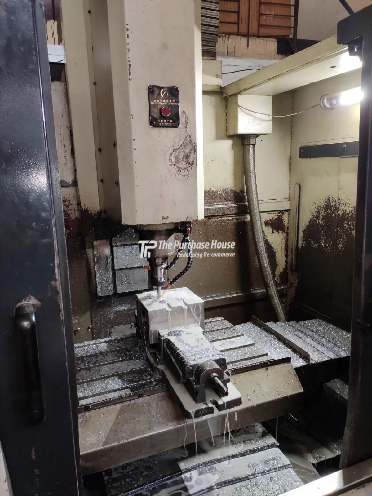 VERTICAL MACHINING CENTER (VMC)
