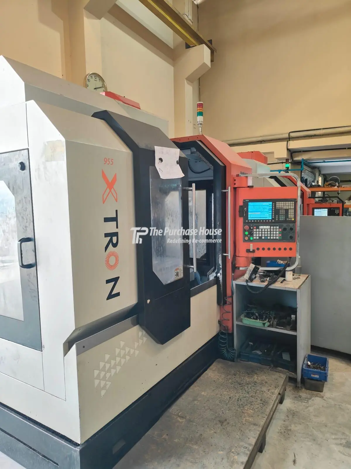 VERTICAL MACHINING CENTER (VMC)