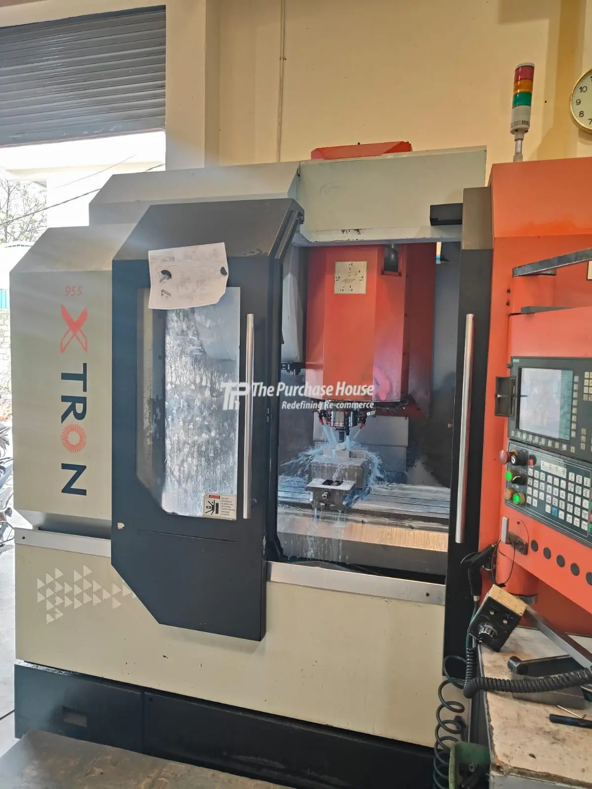 VERTICAL MACHINING CENTER (VMC)