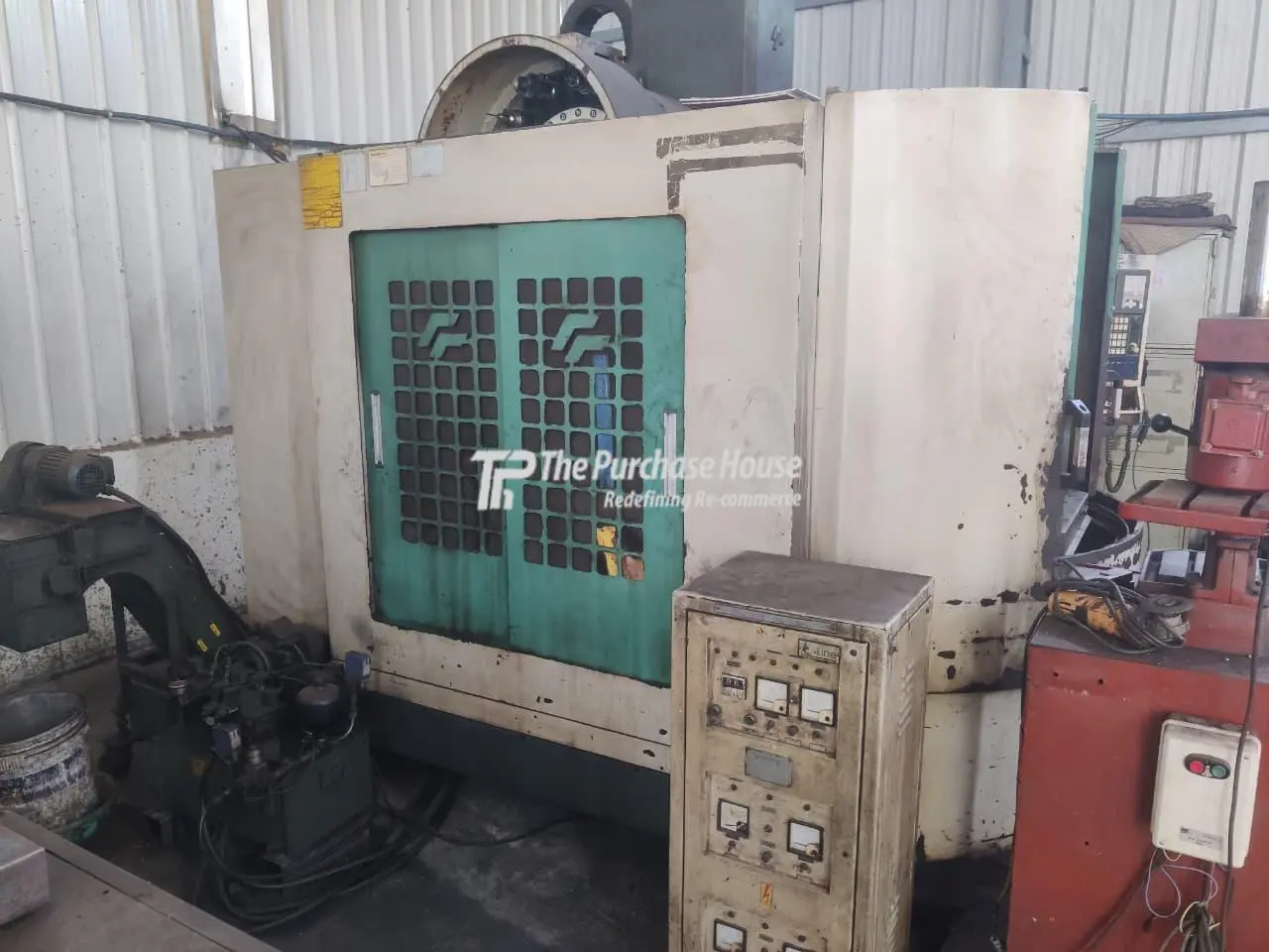 VERTICAL MACHINING CENTER (VMC)