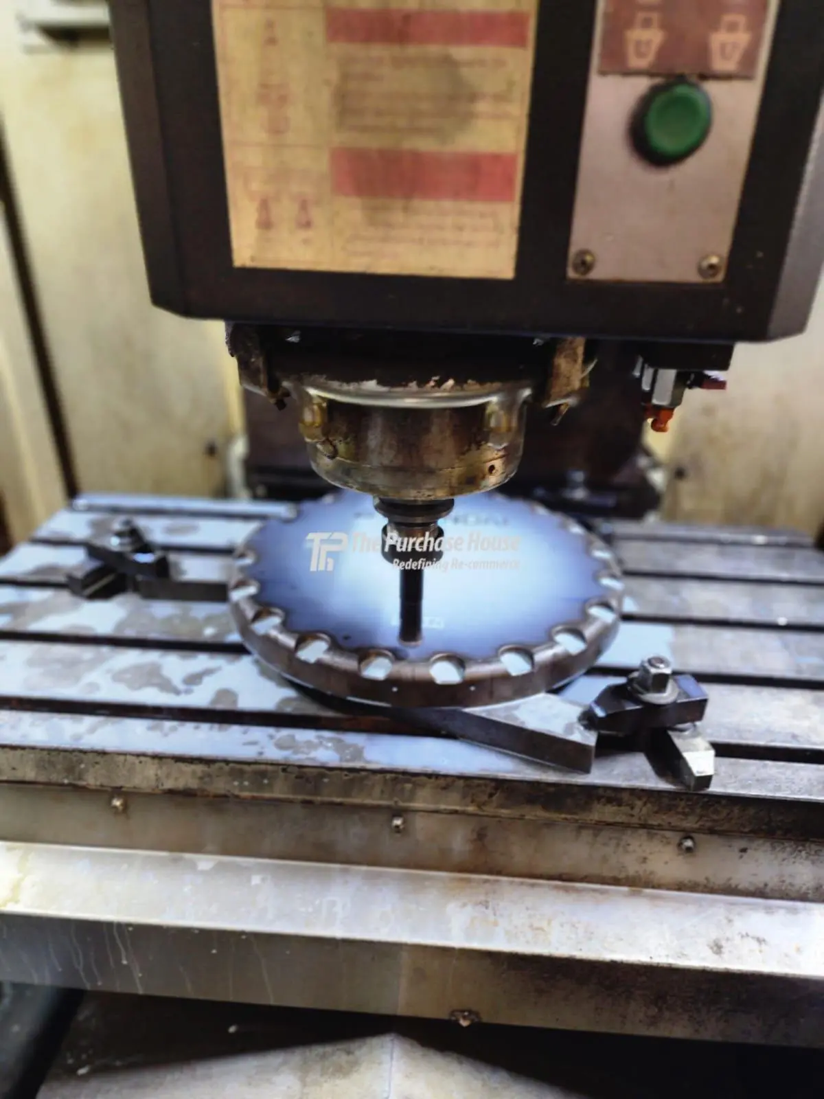 VERTICAL MACHINING CENTER (VMC)