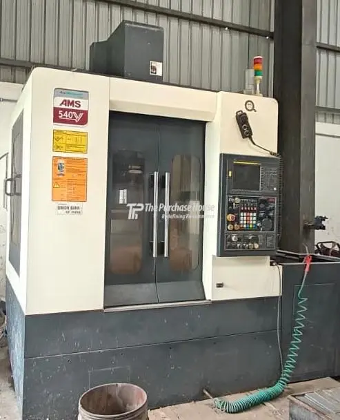 Used Ams VMC Machine with Fanuc Controller and BT40 Spindle for Sale