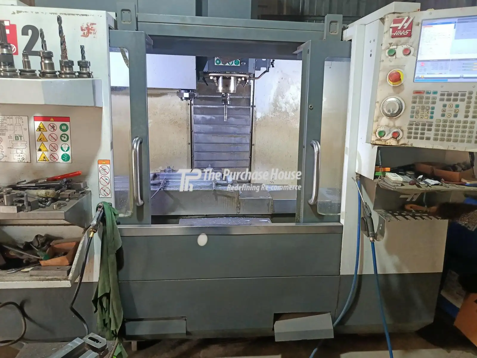 VERTICAL MACHINING CENTER (VMC)
