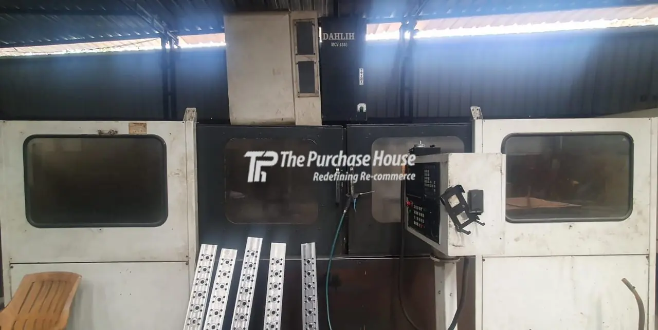 VERTICAL MACHINING CENTER (VMC)