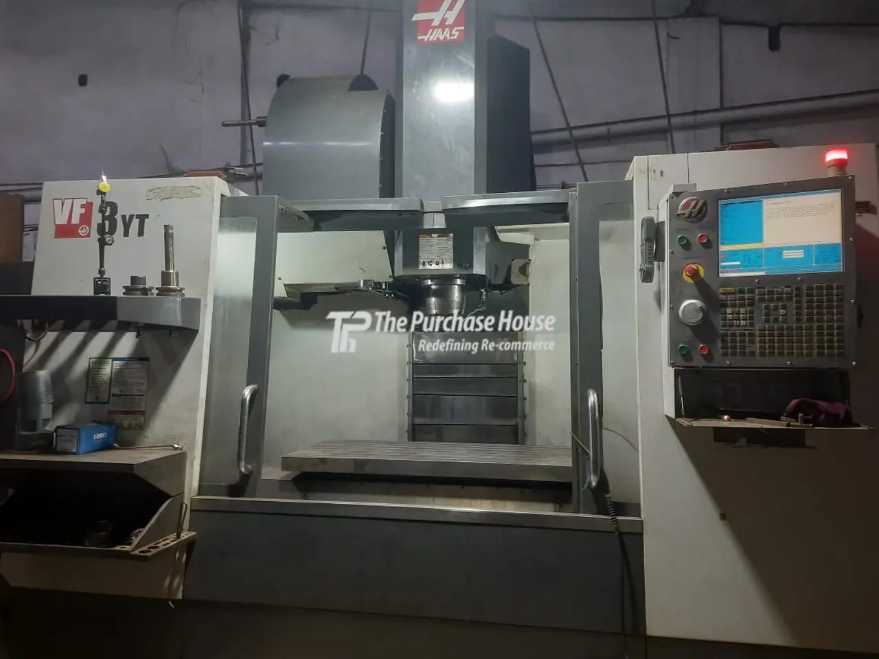 VERTICAL MACHINING CENTER (VMC)