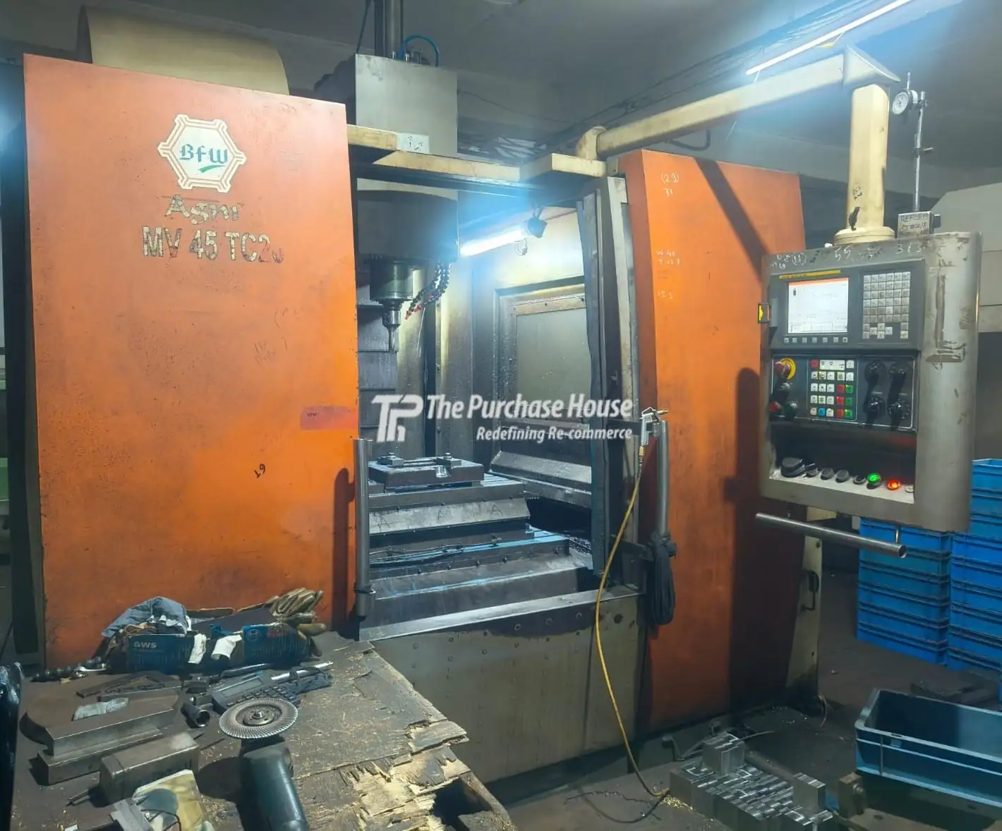 VERTICAL MACHINING CENTER WITH AUTOMATIC PALLET CHANGER (VMC)