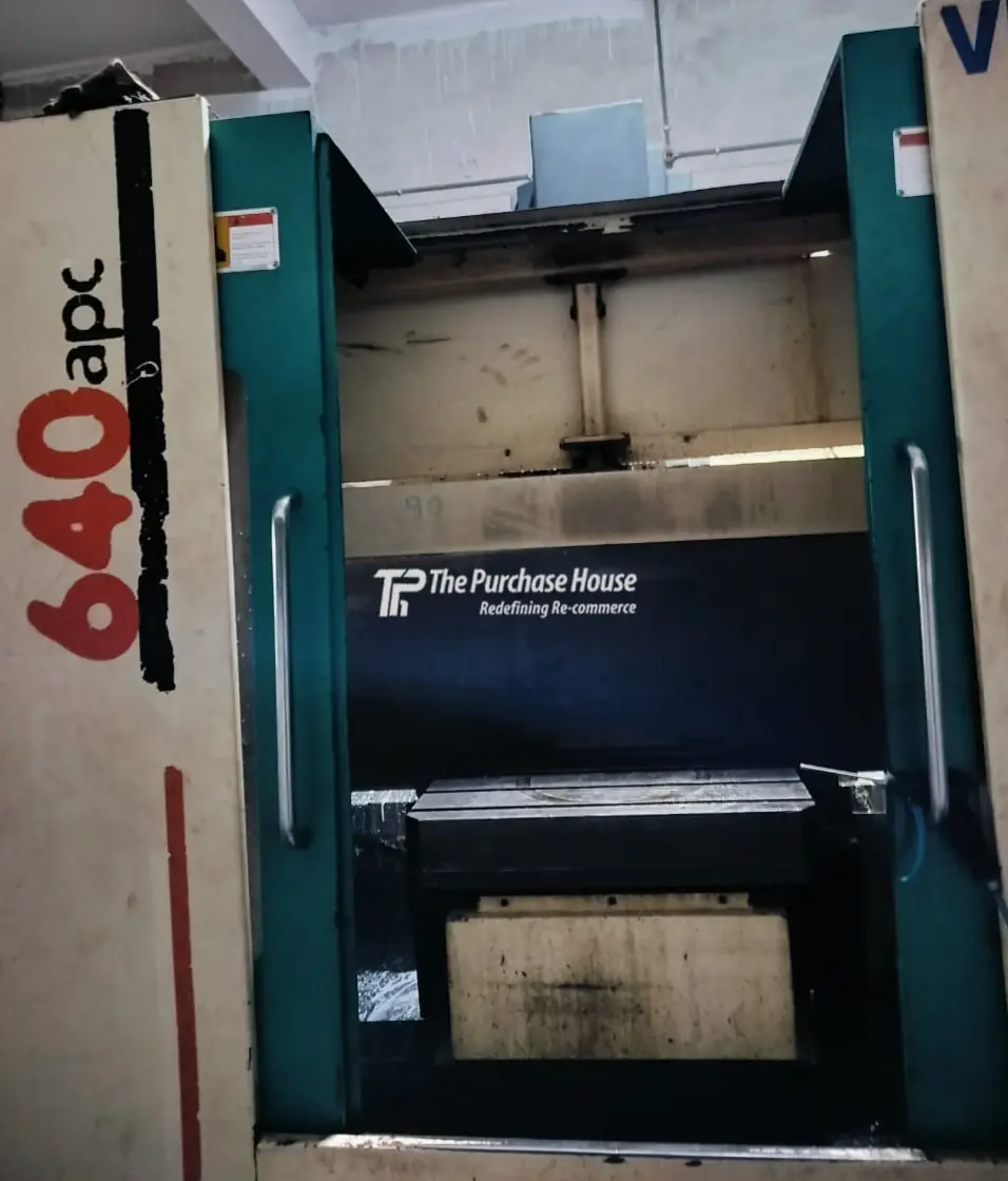 VERTICAL MACHINING CENTER (VMC)