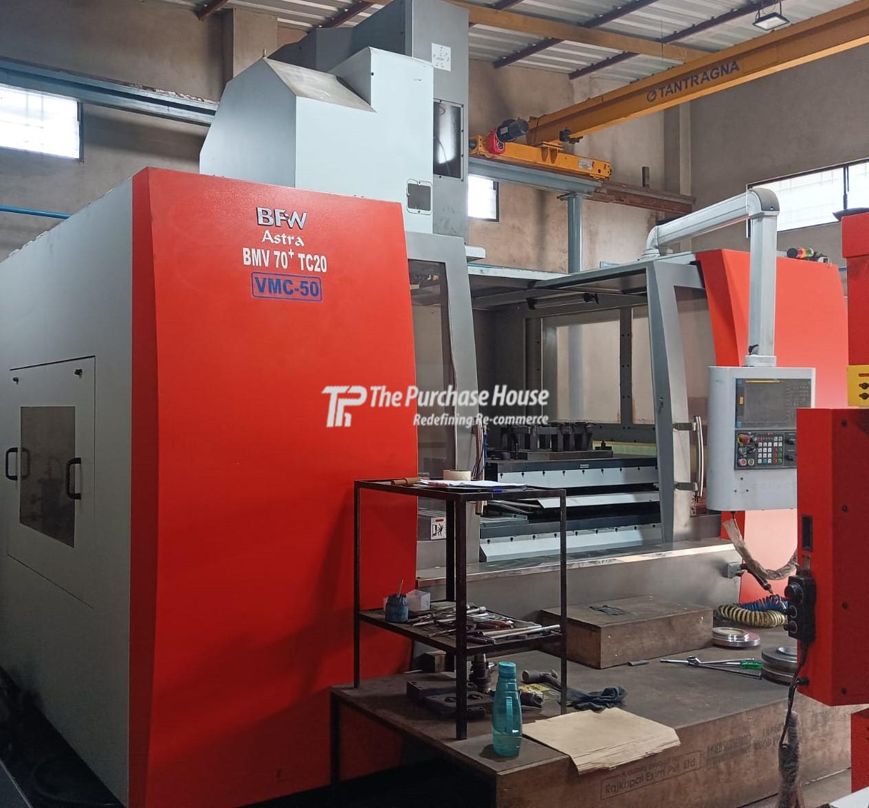 VERTICAL MACHINING CENTER (VMC)