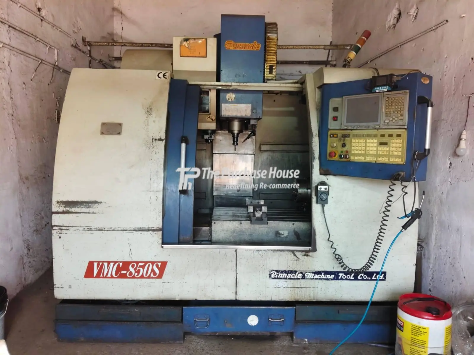 VERTICAL MACHINING CENTER (VMC)
