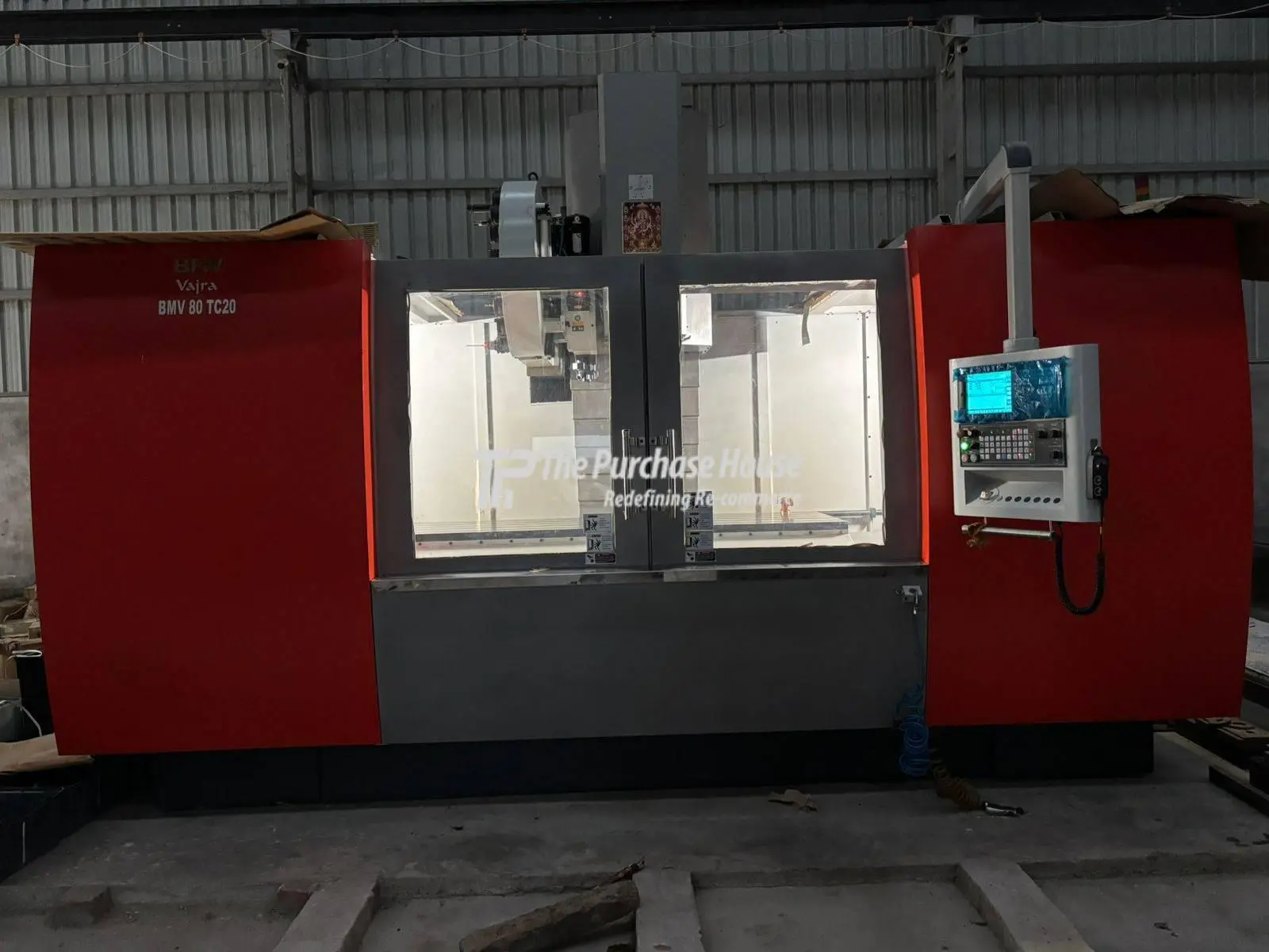 VERTICAL MACHINING CENTER (VMC)