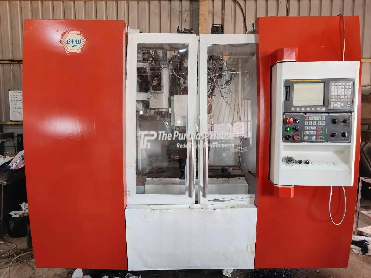 VERTICAL MACHINING CENTER (VMC)