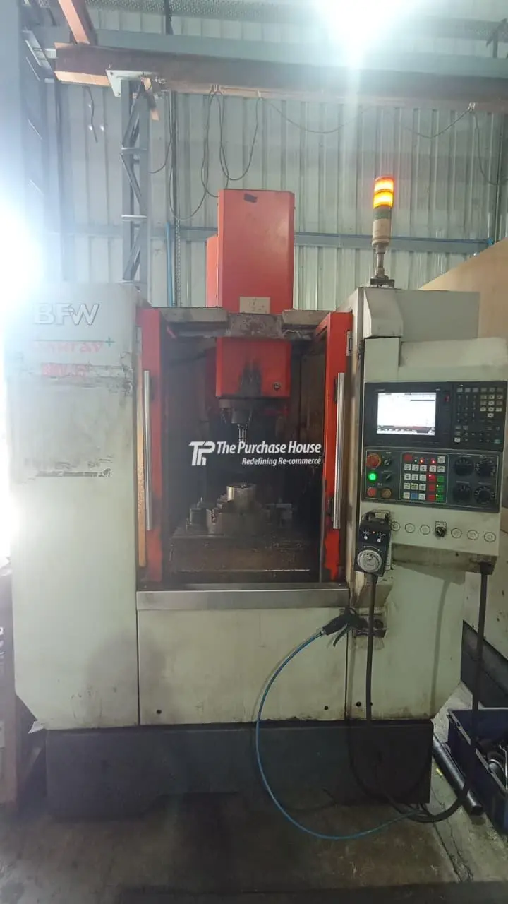 VERTICAL MACHINING CENTER (VMC)
